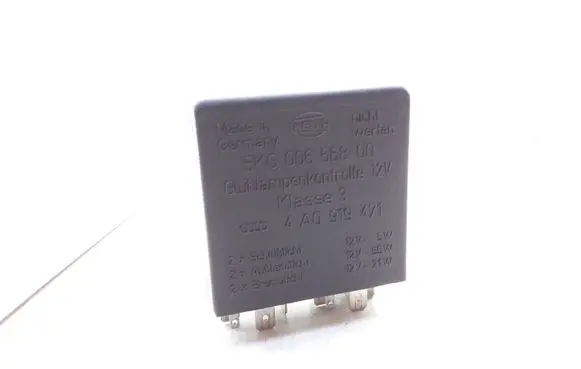 Audi A4 S4 B5 8D Hazard warning light relay 5KG00656800 4A0919471