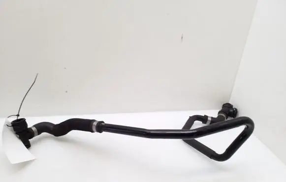 Mercedes-Benz CLS C218 X218 Engine coolant pipe/hose A2128010024 3017761