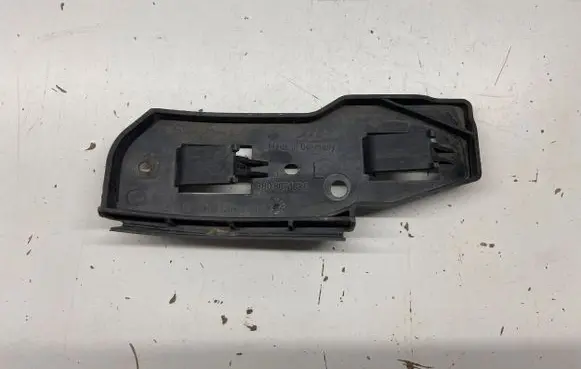 Volkswagen PASSAT B5.5 Front bumper mounting bracket 3B0807183E