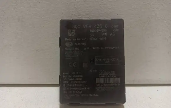 Audi TT TTS RS Mk3 8S Keyless (KESSY) go control unit/module 3Q0959435G 5ZA01146023