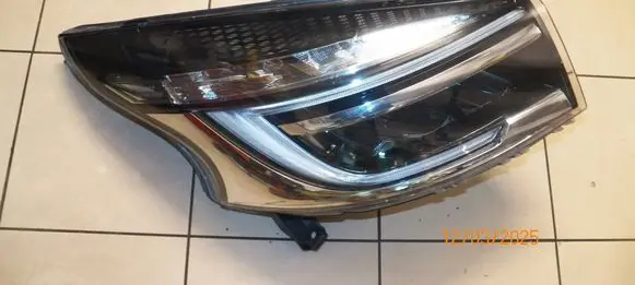 Renault Trafic III (X82) Headlight/headlamp 260103799R
