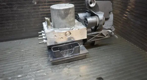 Mercedes-Benz E W212 ABS Pump A2124312912