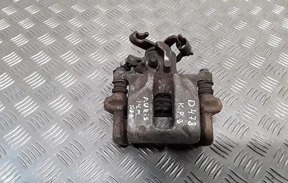 Toyota Auris E180 Rear brake caliper 0204l67275
