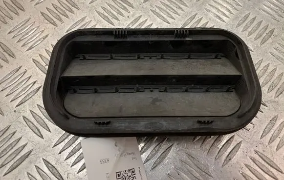 Ford Mustang VI Trunk grilles 3C3A54280B62
