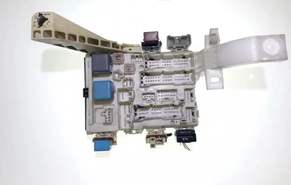 Toyota Yaris Fuse box set 509270100 50927-0100