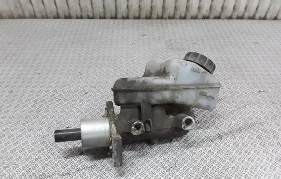 Master brake cylinder