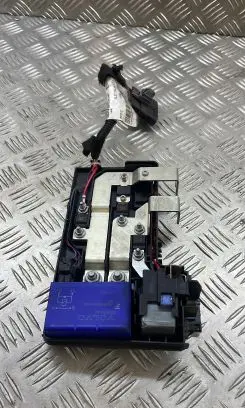 Volvo S60 Relay mounting block 31337183