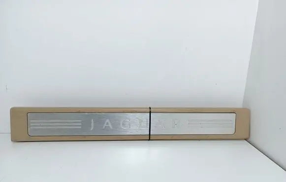 Jaguar XF X250 Front sill trim cover 8X2313200AF