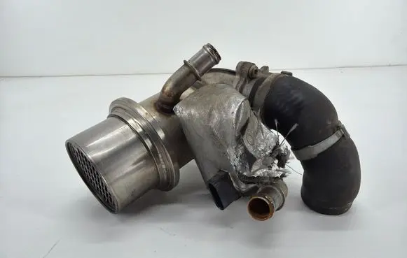 Volkswagen PASSAT B8 EGR valve cooler 04L131512D