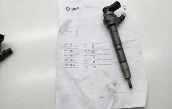 Skoda Octavia Mk3 (5E) Fuel injector 0445110477 CRT218