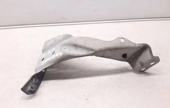 Audi A4 S4 B7 8E 8H Fender mounting bracket 8E0821135A