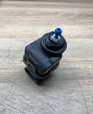 Nissan Qashqai Headlight level adjustment motor 7700420737