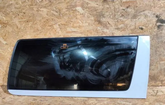 Volvo XC70 Rear side window 43R000935 DOT57M6A32 E000186
