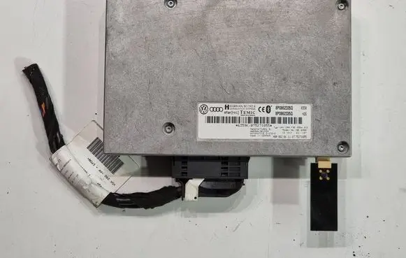 Audi A4 S4 B7 8E 8H Bluetooth control unit module 8P0862335Q