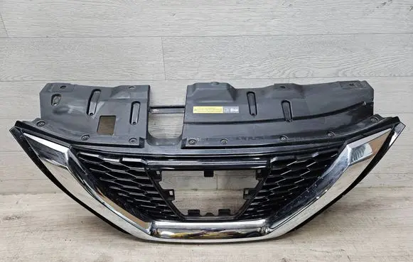 Front bumper upper radiator grill
