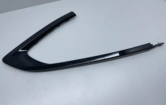 BMW i4 Rear side glass trim 19517210