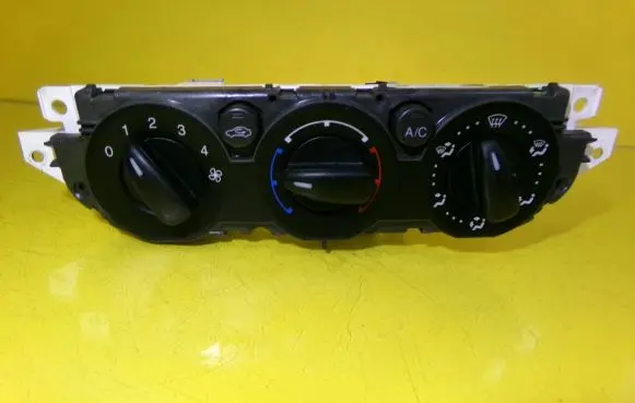 Ford Focus Climate control/heater control trim 3M5T-19980-AD