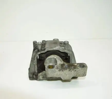 Volkswagen PASSAT CC Engine mount bracket 1K0199262CE