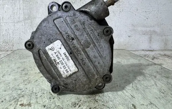 Mercedes-Benz B W245 Vacuum pump A6402300365