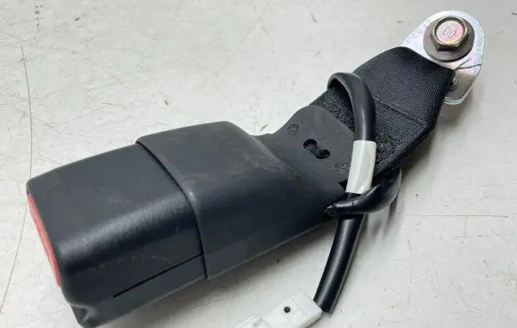 Nissan Pulsar Rear seatbelt buckle 888523ZL0A 6284224