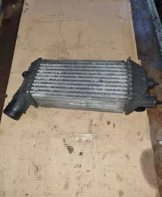 Citroen DS5 Intercooler radiator 9674720580
