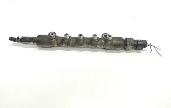 Toyota Avensis T250 Fuel distributor 