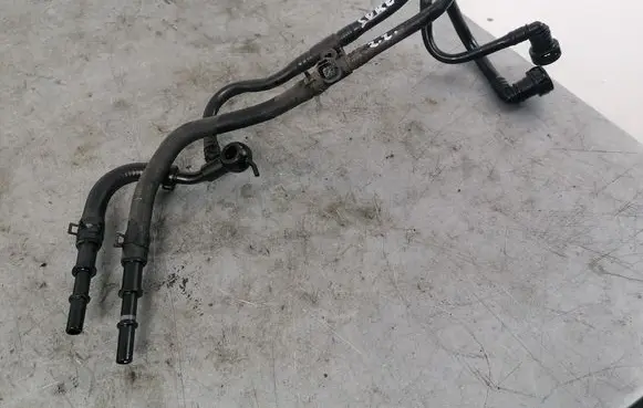 KIA Sorento Fuel line pipe