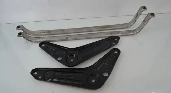 BMW X6M F86 Fuel tank mounting bracket 7430972 16117430972 16117247552