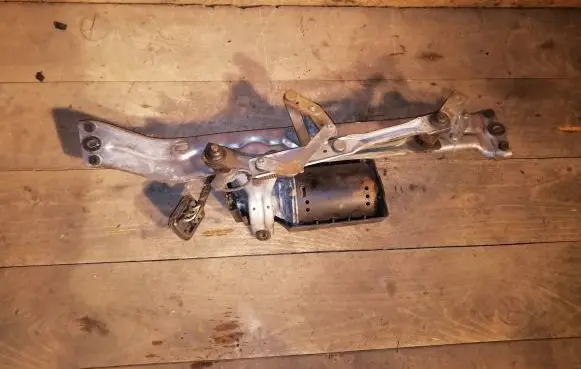 Mercedes-Benz S W126 Front wiper linkage and motor 1268204142