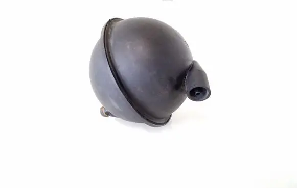 Vacuum air tank