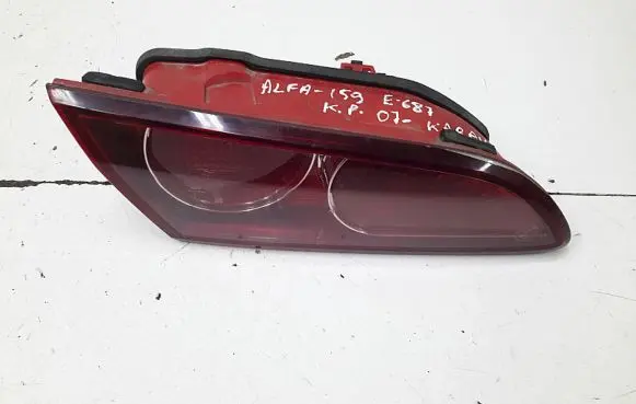Alfa Romeo 159 Tailgate rear/tail lights 50504822