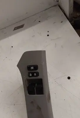Toyota Yaris Electric window control switch