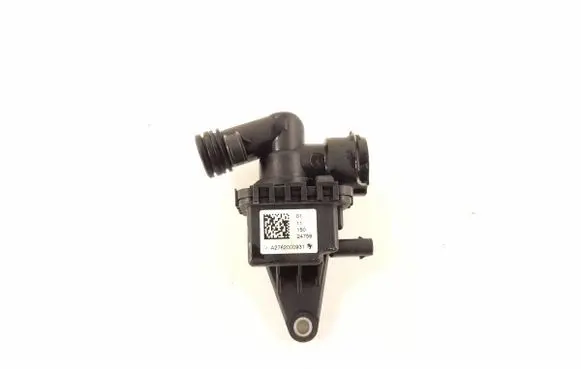 Mercedes-Benz C W204 Thermostat/thermostat housing 2762000931 2762000531