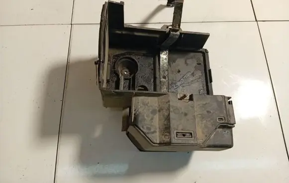 Ford Focus C-MAX Battery box tray 30667940