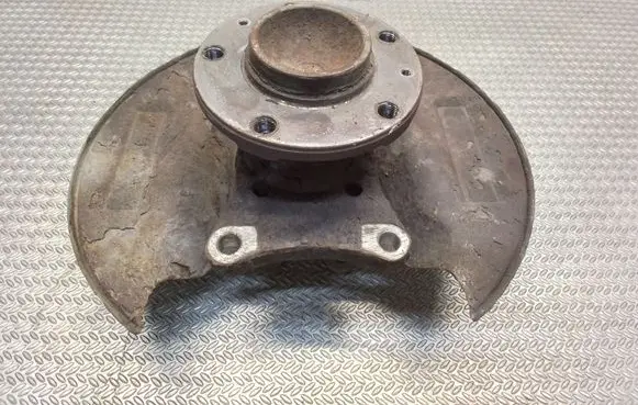 Rear wheel hub spindle/knuckle