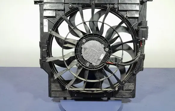 BMW X5 E53 Electric radiator cooling fan 8589042