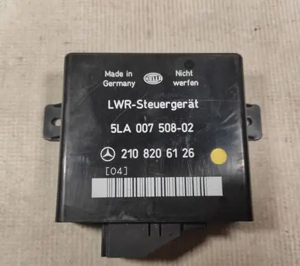 Mercedes-Benz E W210 Light module LCM 2108206126 A2108206126 5LA00750802