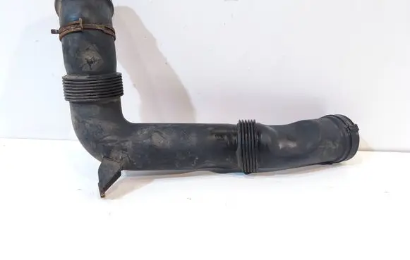 Volkswagen Caddy Air intake duct part 1K0129618T