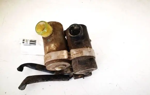 Honda CR-V Windscreen/windshield washer pump