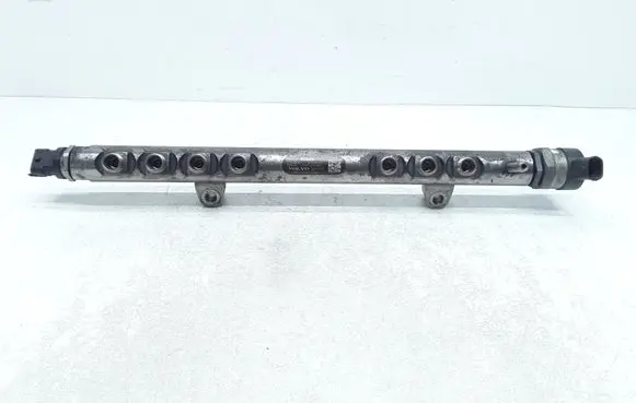 Volvo V60 Fuel main line pipe 30777759 0445215025 31216313