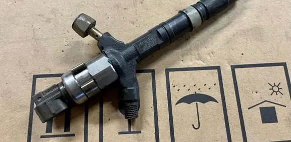 Toyota Land Cruiser (J120) Fuel injector 2367030020 02500577