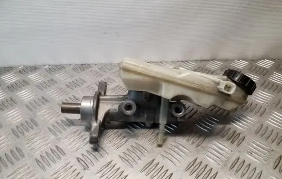 Master brake cylinder