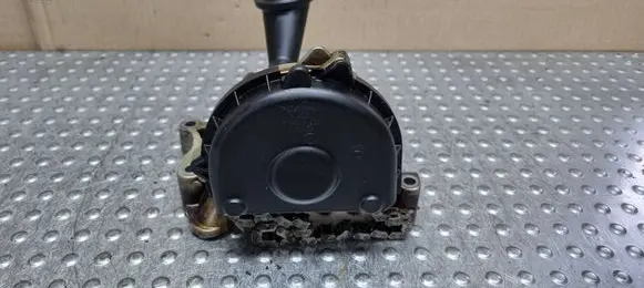 Volkswagen Polo IV 9N3 Oil pump 03F115105C