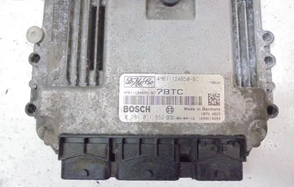Mazda 3 I Engine control unit/module ECU 4M61-12A650-BC