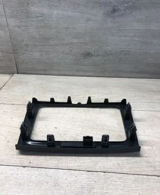 Skoda Superb B6 (3T) Radio/GPS head unit trim 3T0858069 1501835