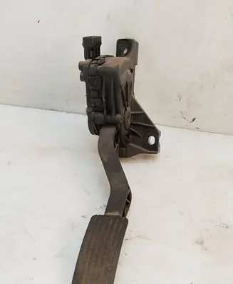 Mitsubishi Colt Accelerator throttle pedal A4543000304 MN125792