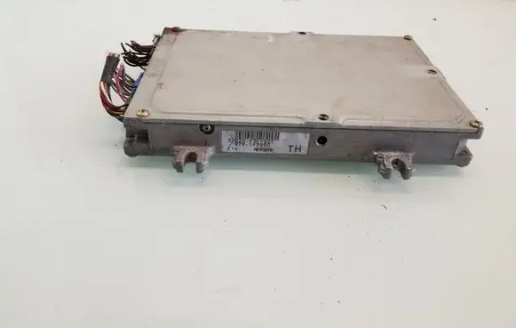 Honda CR-V Engine control unit/module 37820
