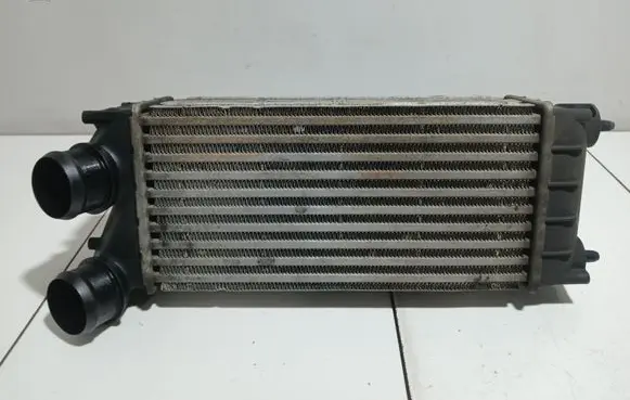 Citroen C4 II Intercooler radiator 9684212480