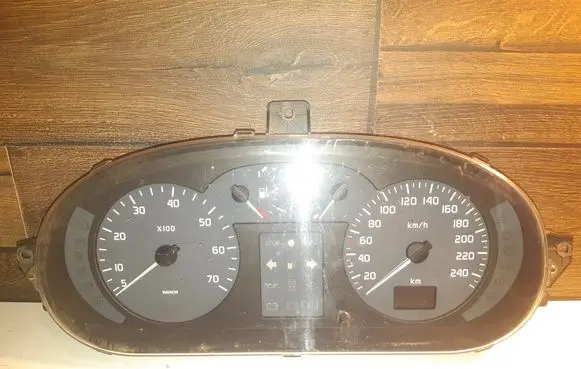 Renault Megane I Speedometer (instrument cluster) 216501761 PPT40 8200071811A0