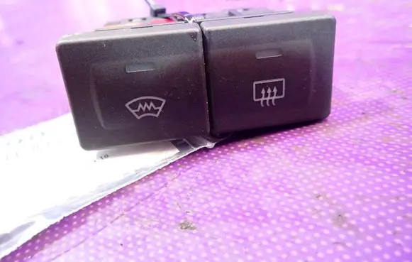 Ford Fusion Windscreen/window heater switch 